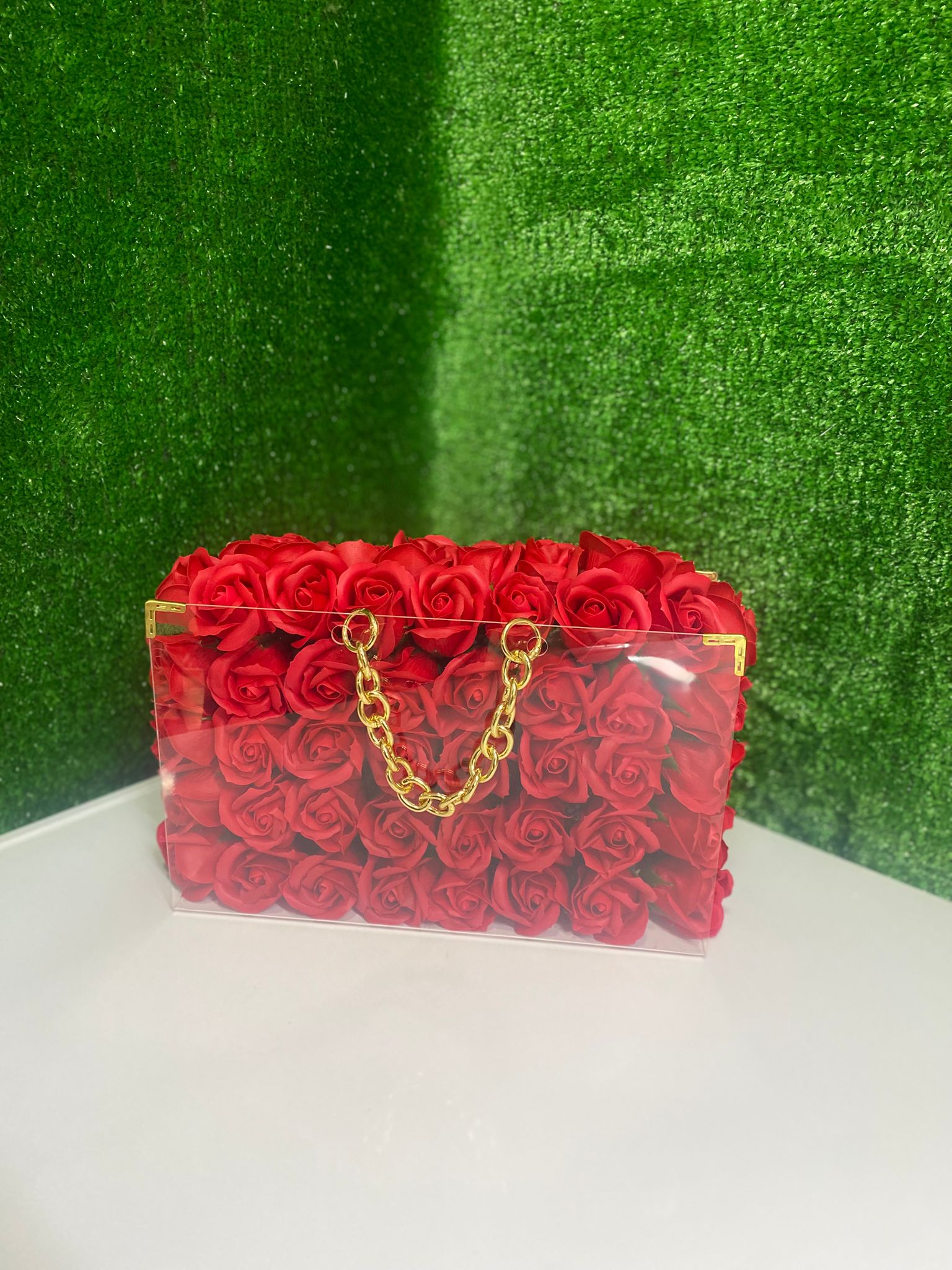 Aşkın Işıltısı – Gül Çanta Aranjmanı